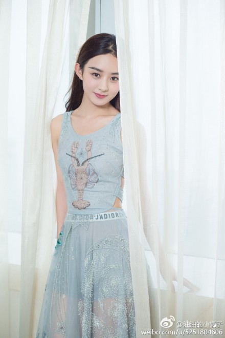 同是龙虾裙，为何刘亦菲穿就是仙赵丽颖就是俗？